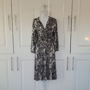 Essentials By Milano. Black and White Swirl Long Sleeve Dress